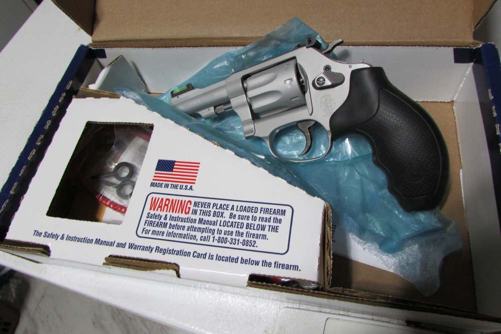 SMITH & WESSON MODEL 317 22 LR-img-4