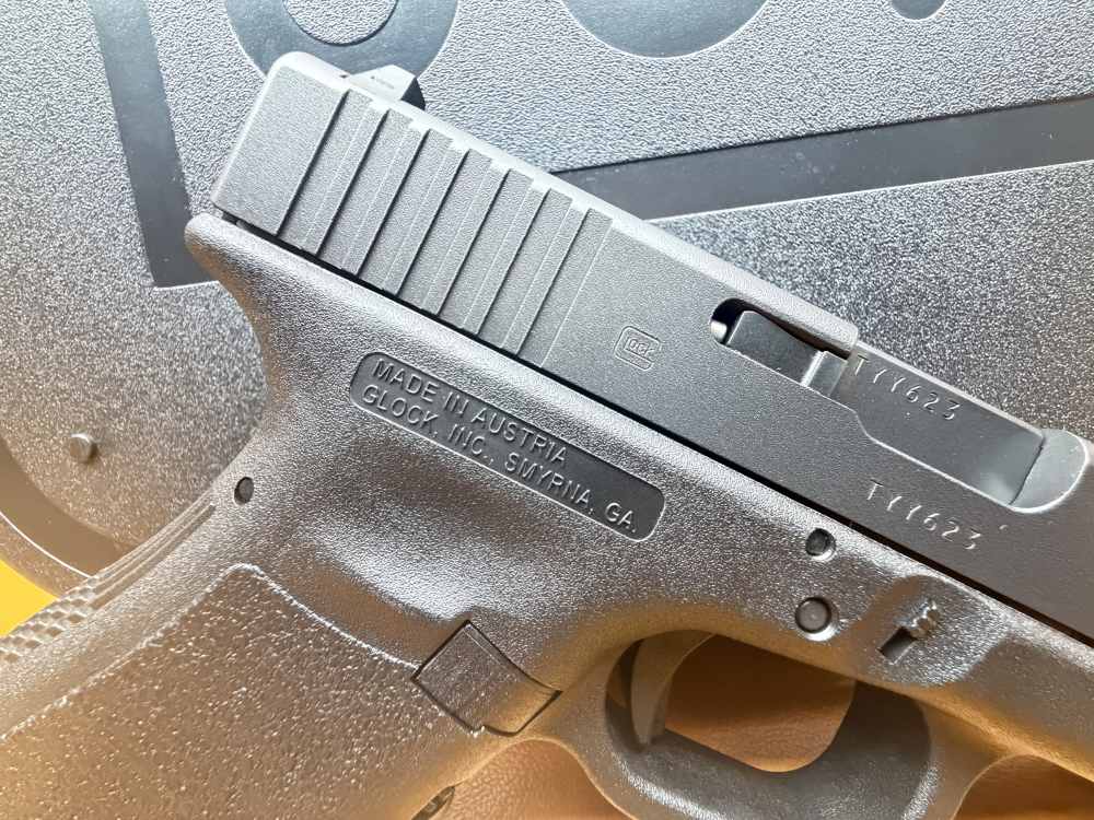 Glock 23 G23 Gen 3 .40 S&W 4.01" Semi-Auto – Factory Box, 13rd Mag, Manual-img-3