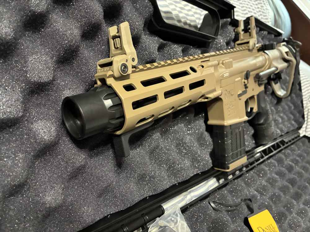 NEW DANIEL DEFENSE FDE PDW DDM4 300 blk AR-15 pistol-img-1