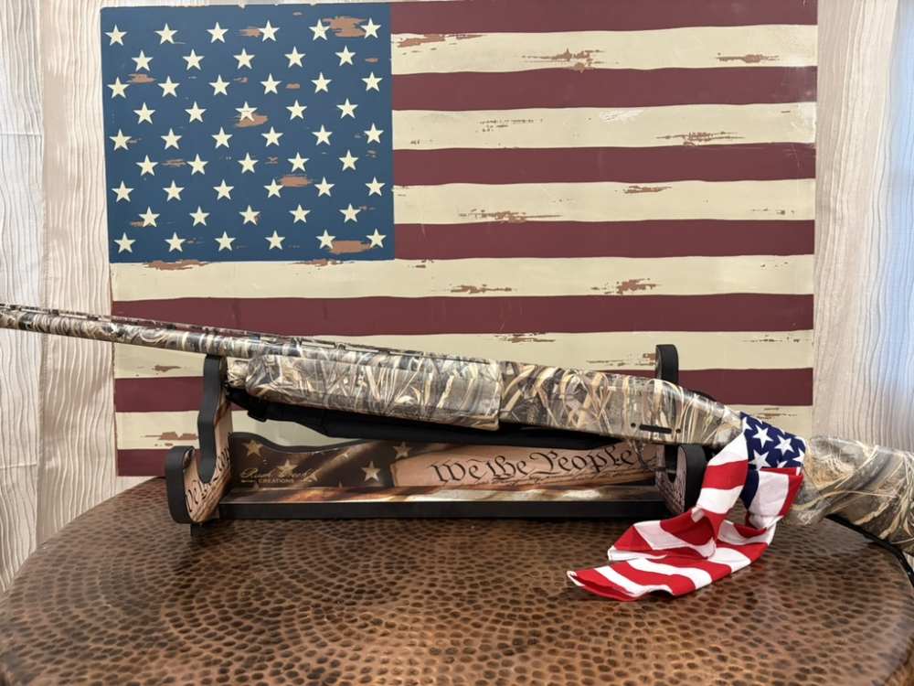Mossberg 935 Magnum Duck Commander 28" 12 Ga like-new unfired-img-1