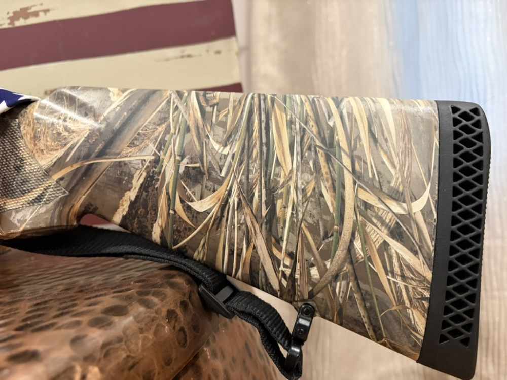 Mossberg 935 Magnum Duck Commander 28" 12 Ga like-new unfired-img-2