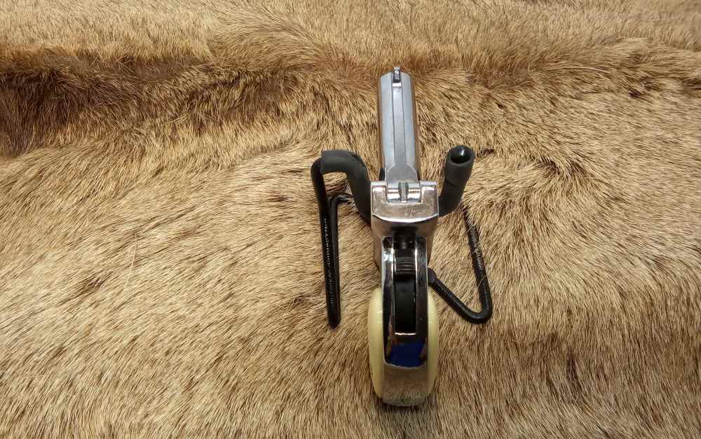 FIE .38 spl derringer w/ holster -img-3
