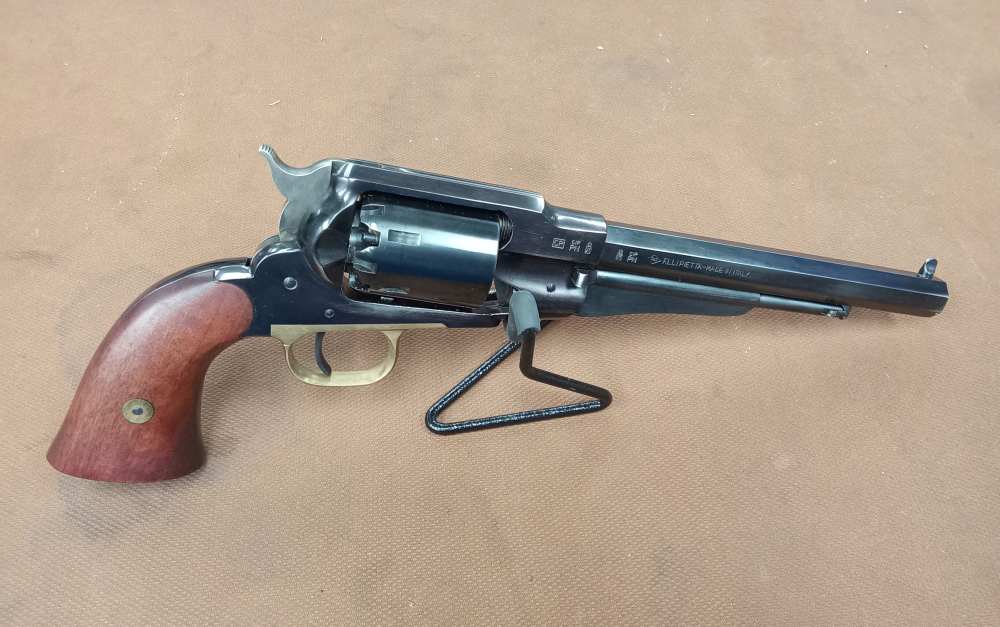 F.lli Pietta 44cal black powder revolver -img-6