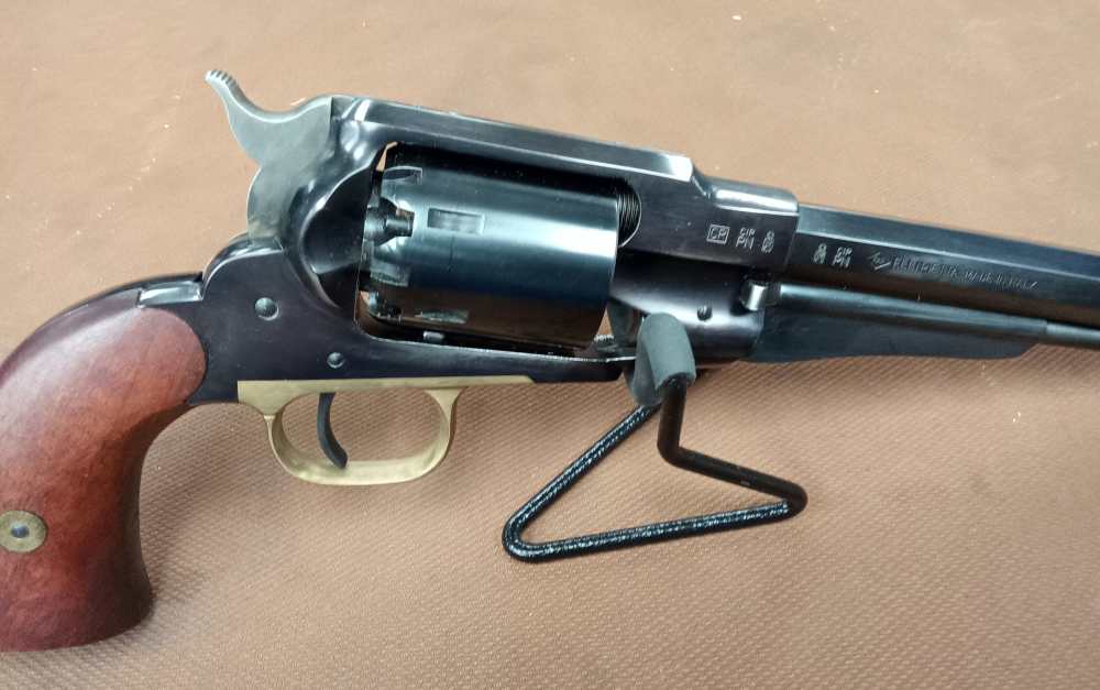 F.lli Pietta 44cal black powder revolver -img-7