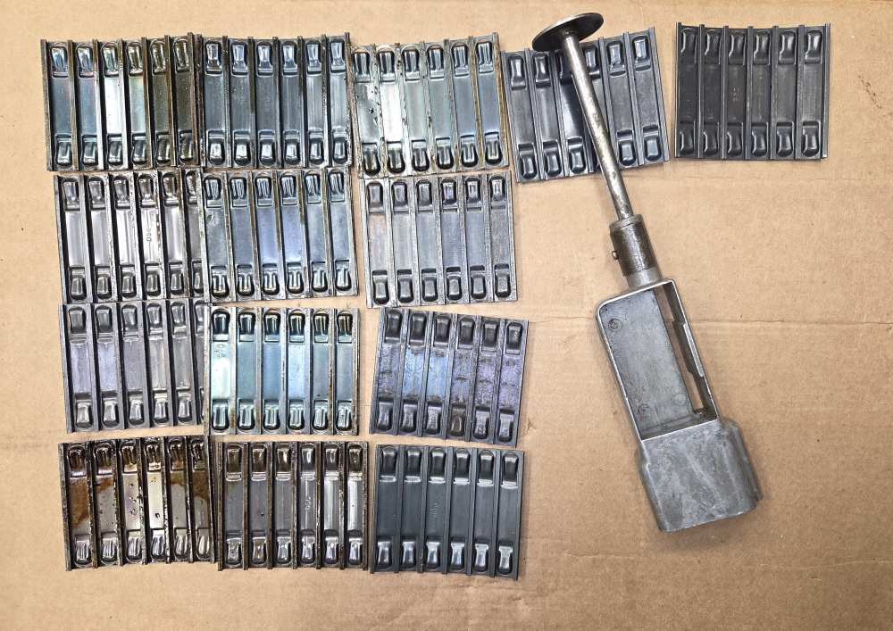 Suomi M31 magazine speed loader with 14 clips -img-2
