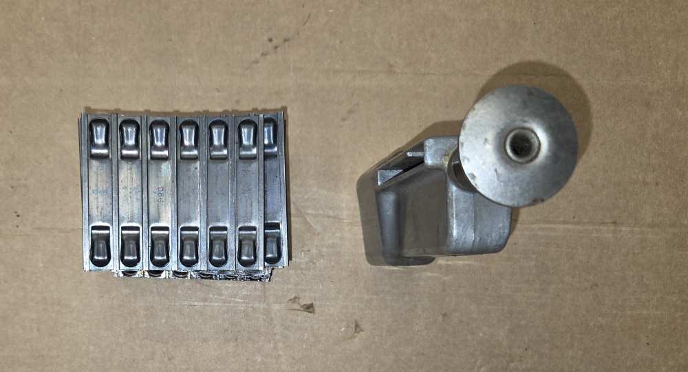 Suomi M31 magazine speed loader with 14 clips -img-3