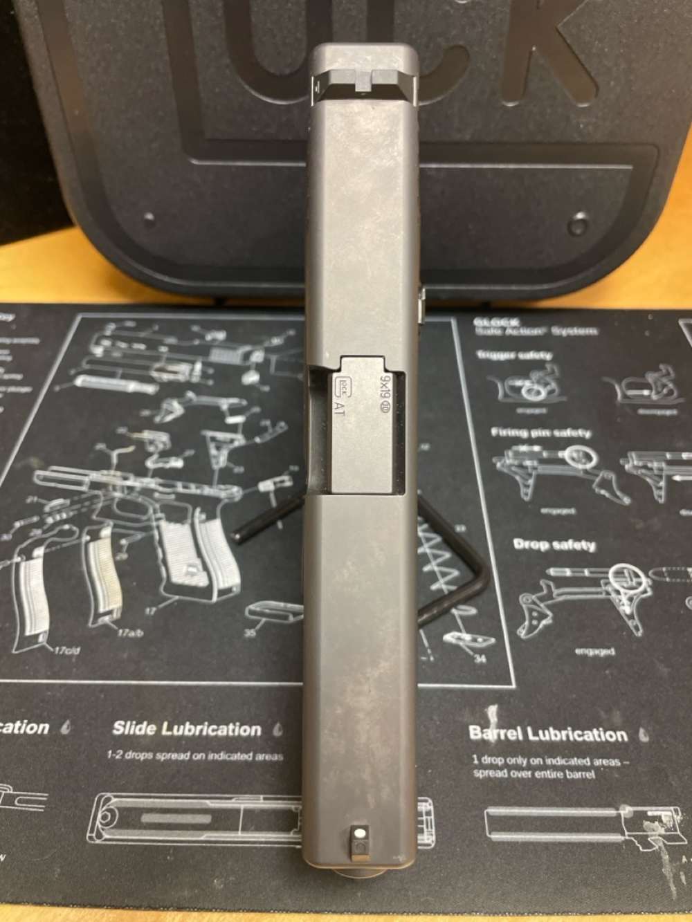 NICE Glock 17 Gen 3 w/ Box - .01 - PENNY - NR - 17 rd - 4.49"-img-2