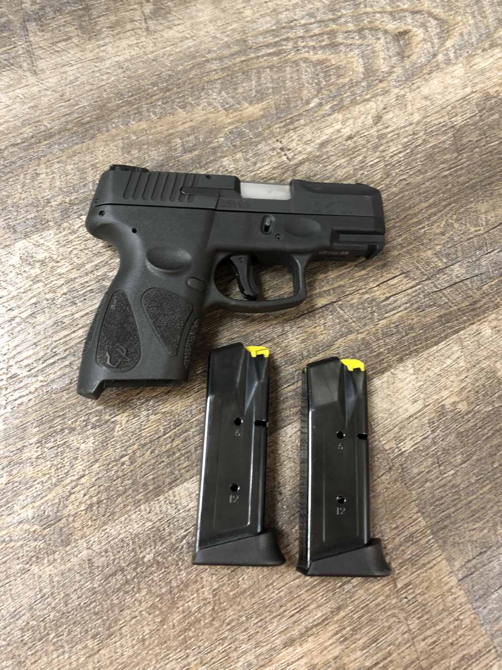NICE Taurus G2C 9mm Semi Auto Pistol 3" w/ TWO 12-Rnd Factory Mags Black-img-2