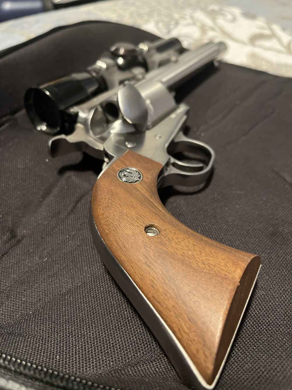 Ruger New Model Super BlackHawk Hunter .44 Mag w Leupold M8-2X scope-img-14