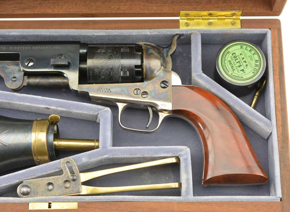 Colt Robert E. Lee 2nd Gen Model 1851 Navy Revolver Built 1971 w/ Case +-img-1