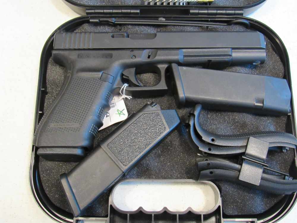 In Case Glock 40 Gen 4 3 mags & Accessories 10mm No Resv-img-0