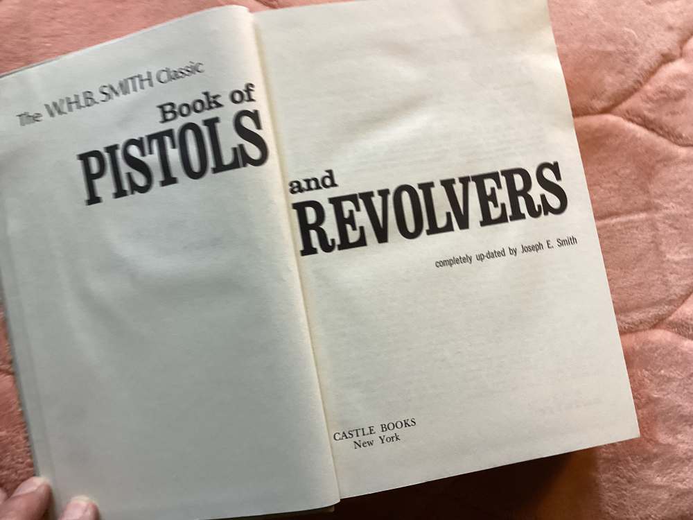 The Smith Book Of Pistols & Revolvers.-img-3