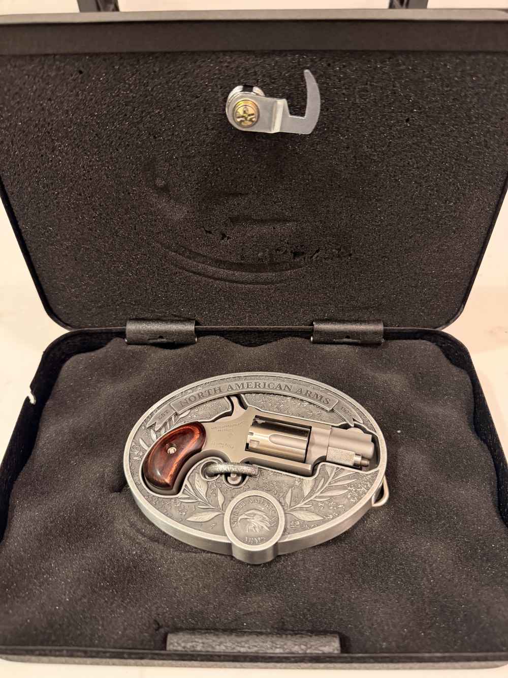 NORTH AMERICAN ARMS - MODEL LR - REVOLVER - BELT BUCKLE - .22LR -img-0