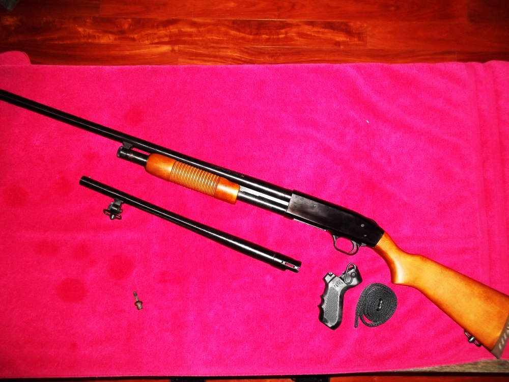Mossberg 500A .12 Ga. Shotgun With two Barrels and Pistol Grip. -img-1