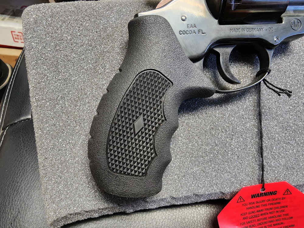 PICS! NEW EAA WINDICATOR REVOLVER .38 SPECIAL 4" BLUED 770123 4 GERMAN SPL-img-4