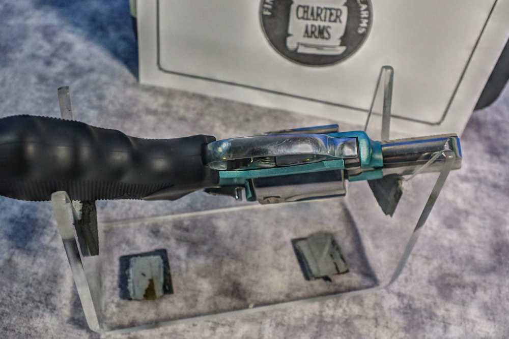 LNIB CHARTER ARMS THE TIFFANY Blue 38 SPL REVOLVER, 2", 5 RD  53879-img-4