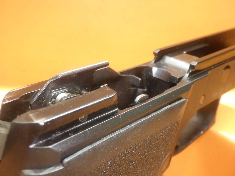 Sig Sauer P229 .40 (2) Mags Double/Single, Decocker. Factory Box.-img-14