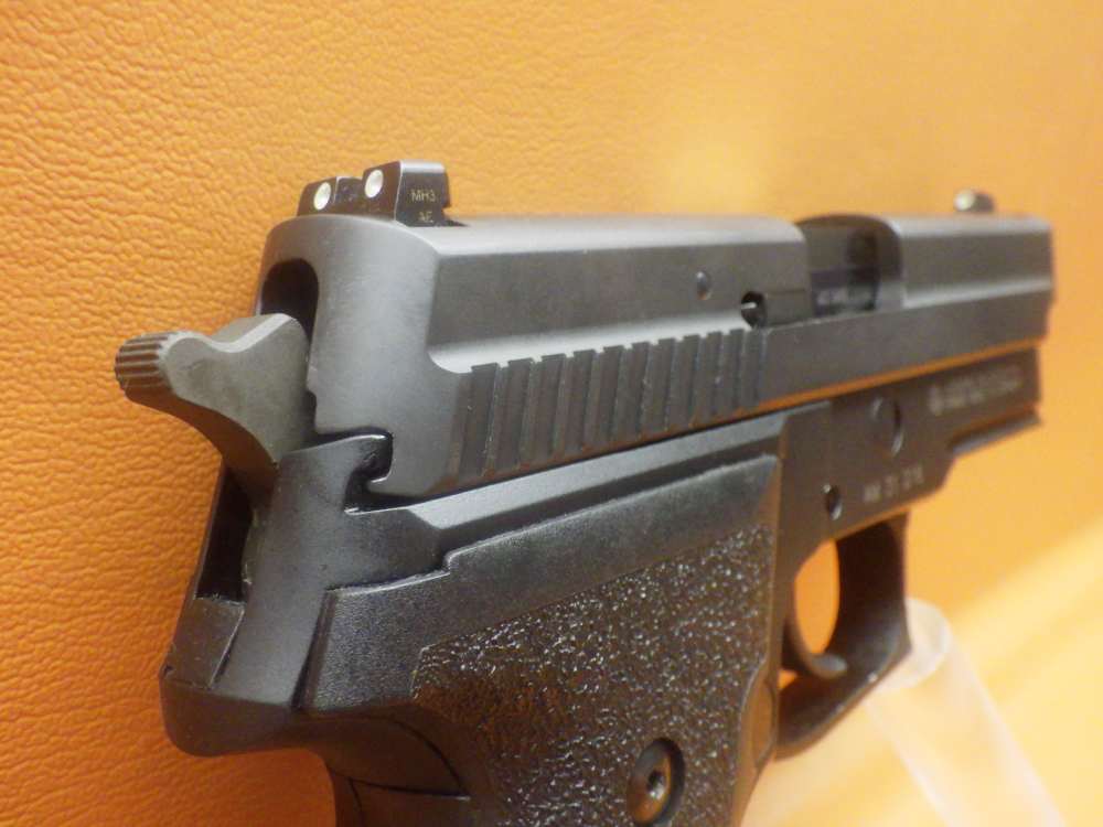 Sig Sauer P229 .40 (2) Mags Double/Single, Decocker. Factory Box.-img-4