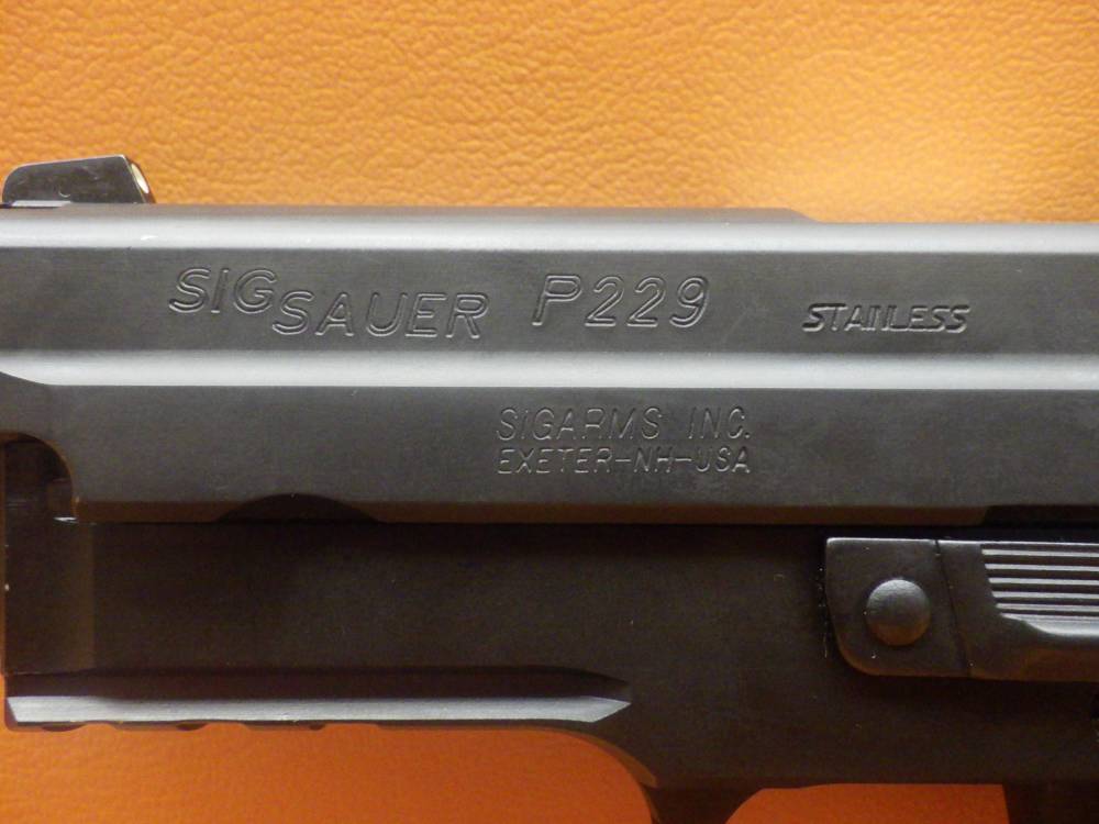Sig Sauer P229 .40 (2) Mags Double/Single, Decocker. Factory Box.-img-8