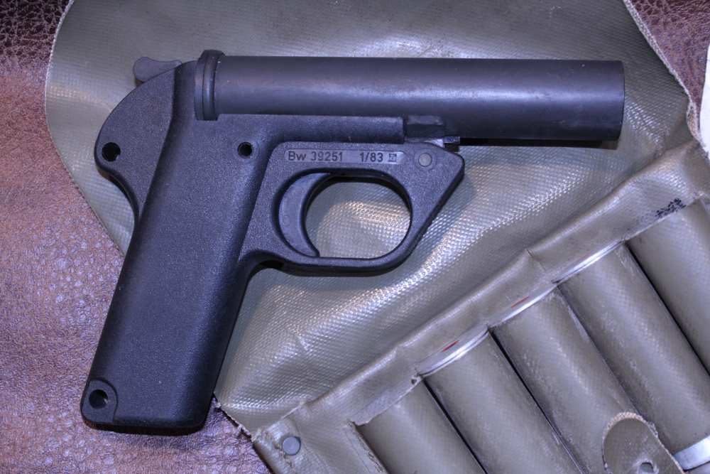 Genuine HK P2A1 26.5mm Flare Gun Kit Converters 22LR 45Colt/410 German-img-17