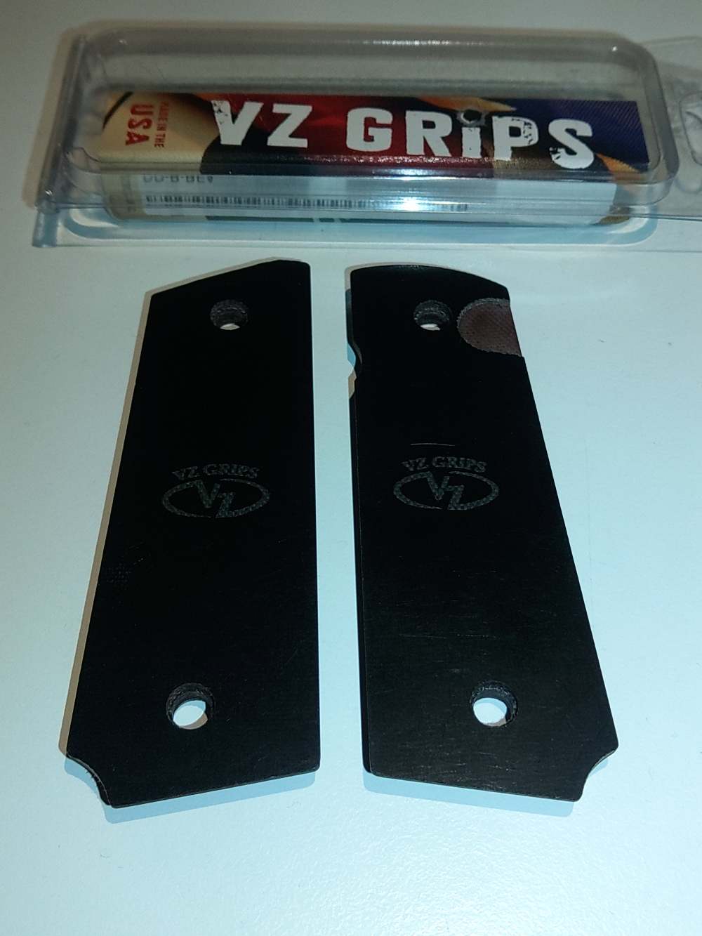 1911 Full-Size VZ Double Diamond Black Cherry Ambi/Beveled Grips-img-1