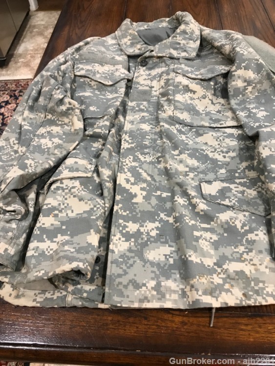 U S ARMY FIELD JACKET, LARGE, CAMO-img-0