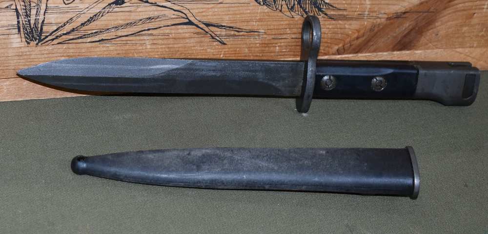 Israeli UZI Sub Machine Bayonet with Scabbard-img-4