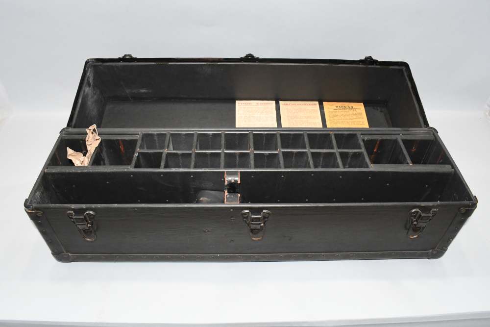Federal Laboratories 37mm Smoothbore Gas Flare Gun W Transit Case READ-img-29