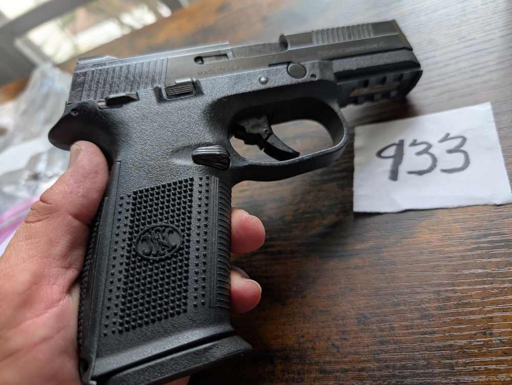 FNH FNS-40 40S&W Semi-Auto Pistol. Layawayok Fabrique Nationale-img-0