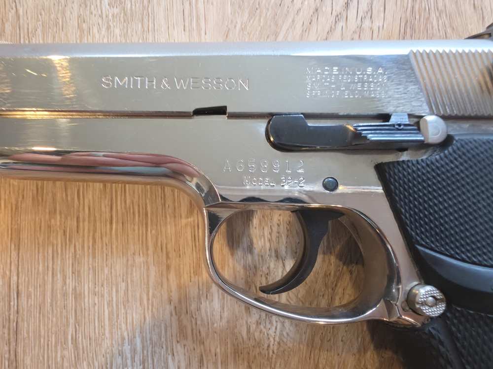 Smith & Wesson Model 39-2 9mm Nickel 4" Adjustable Sights 8RD Mag Excellent-img-5