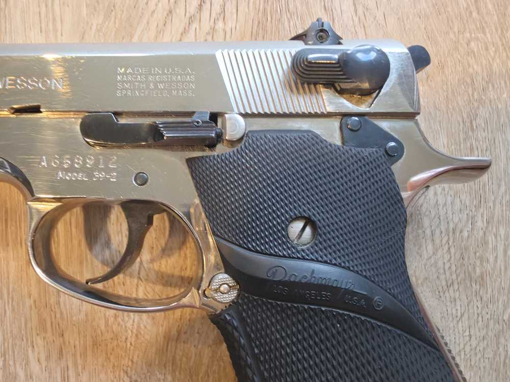 Smith & Wesson Model 39-2 9mm Nickel 4" Adjustable Sights 8RD Mag Excellent-img-6