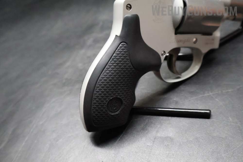 Smith and Wesson 642-2 Airweight Revolver .38 Special +P-img-4