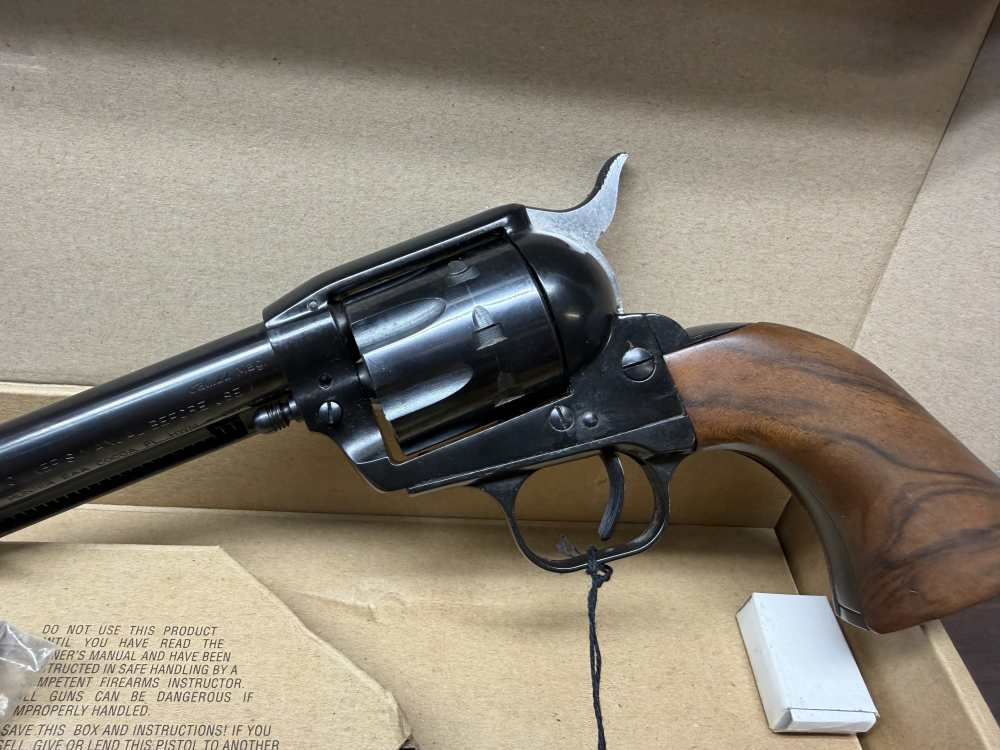 EAA Bounty Hunter 22LR W/ Extra 22 Mag cylinder. -img-6