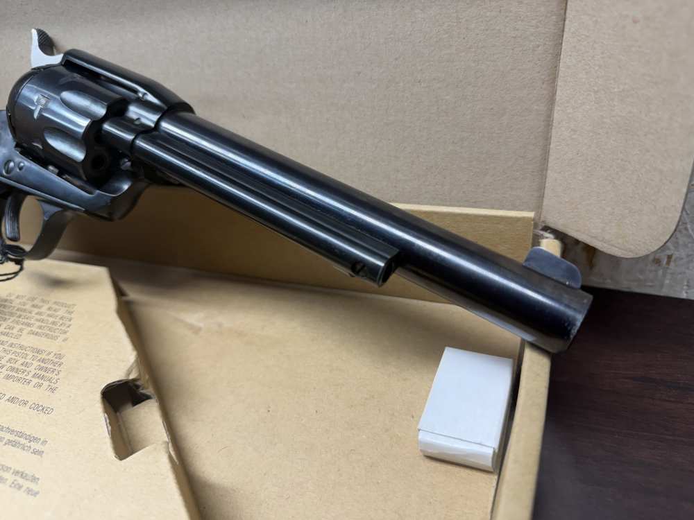 EAA Bounty Hunter 22LR W/ Extra 22 Mag cylinder. -img-2