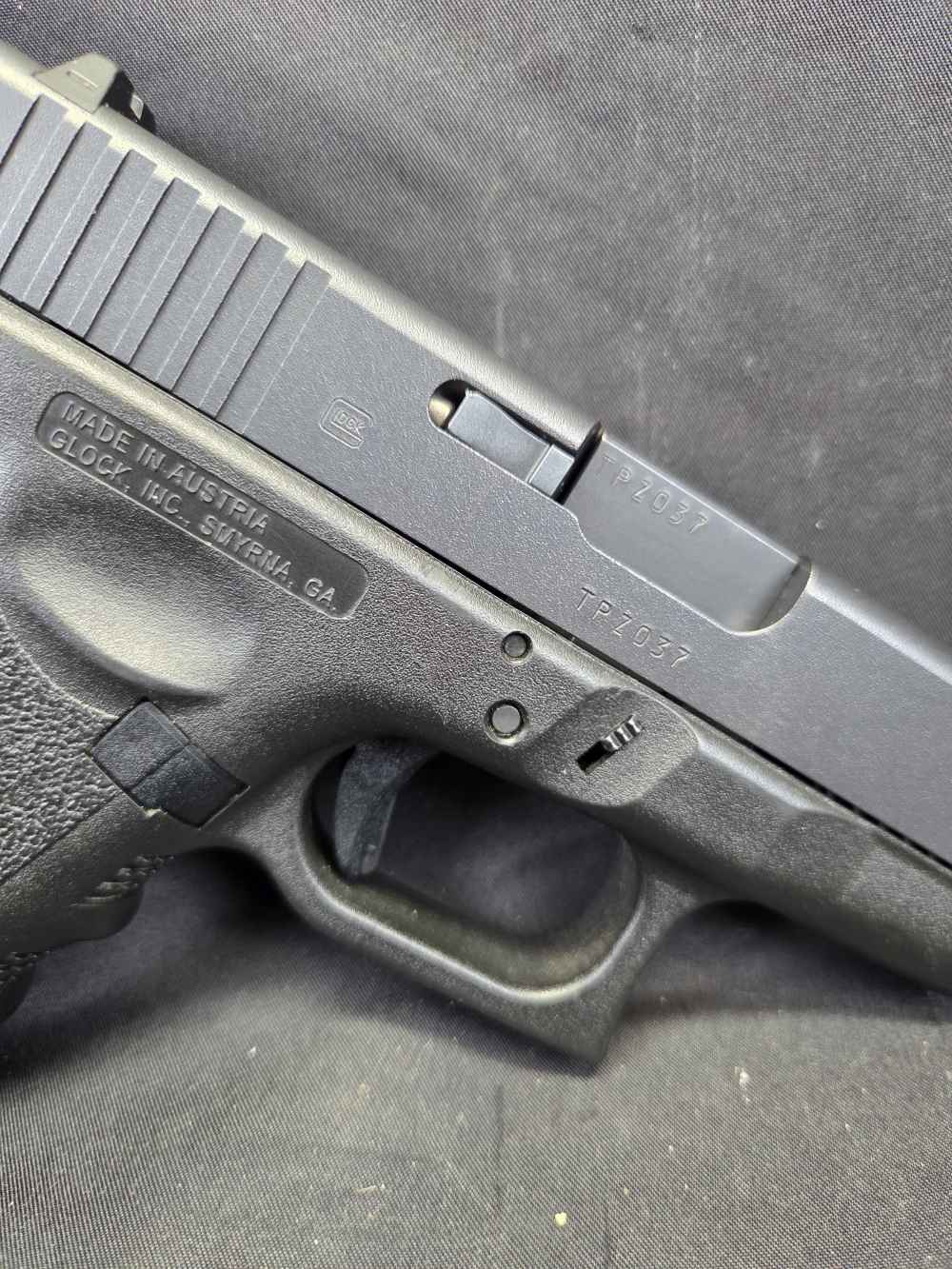 Used Glock 27 Gen 3 .40 S&W-img-2