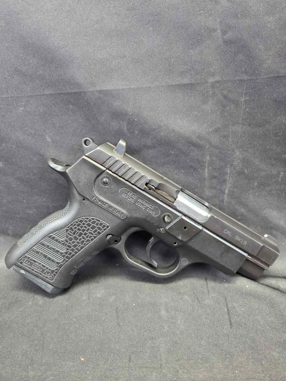 EAA Witness PC 9mm Polymer Compact Pistol – Used, Minimal Wear, with Box-img-4