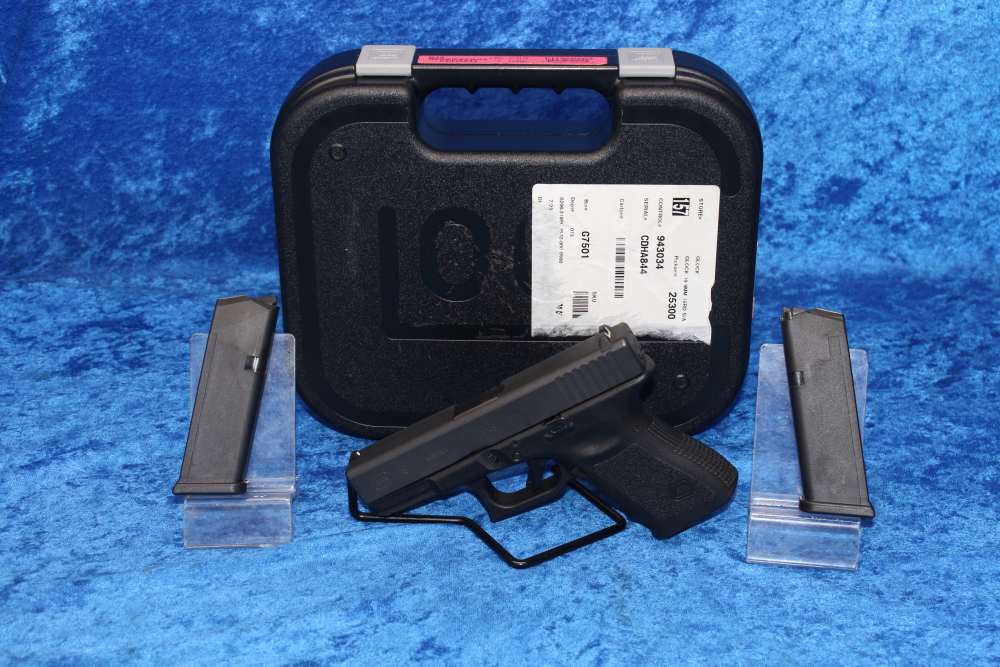 Glock 19 Gen 3 9mm Semi-Automatic Pistol 4" Barrel with 2 Magazines, Case-img-0
