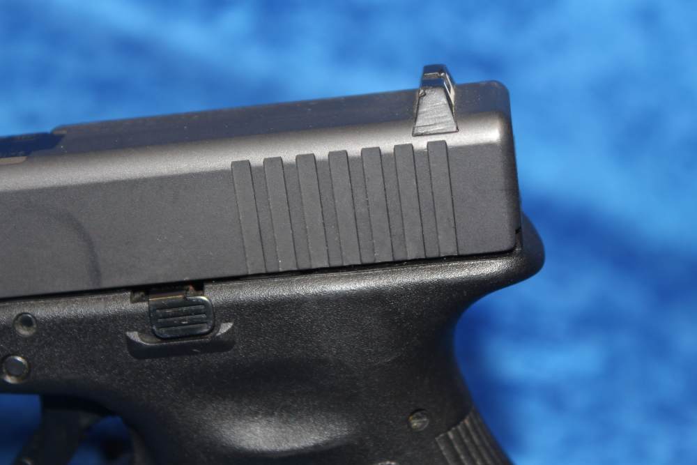Glock 19 Gen 3 9mm Semi-Automatic Pistol 4" Barrel with 2 Magazines, Case-img-4