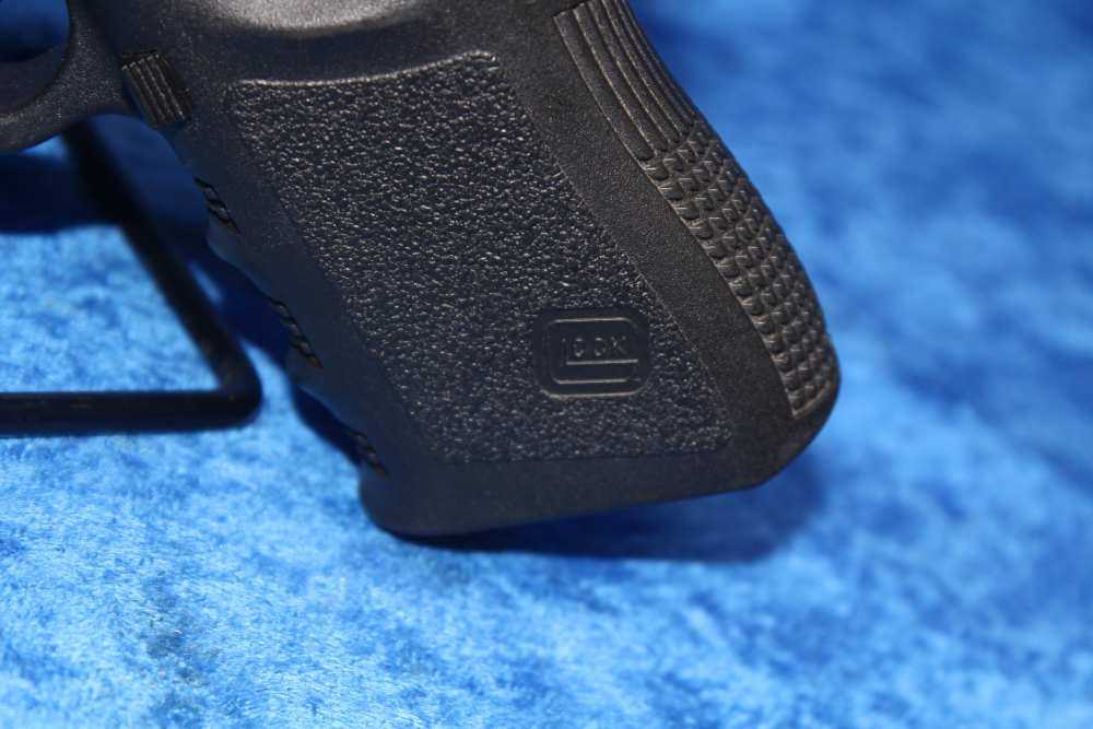 Glock 19 Gen 3 9mm Semi-Automatic Pistol 4" Barrel with 2 Magazines, Case-img-6