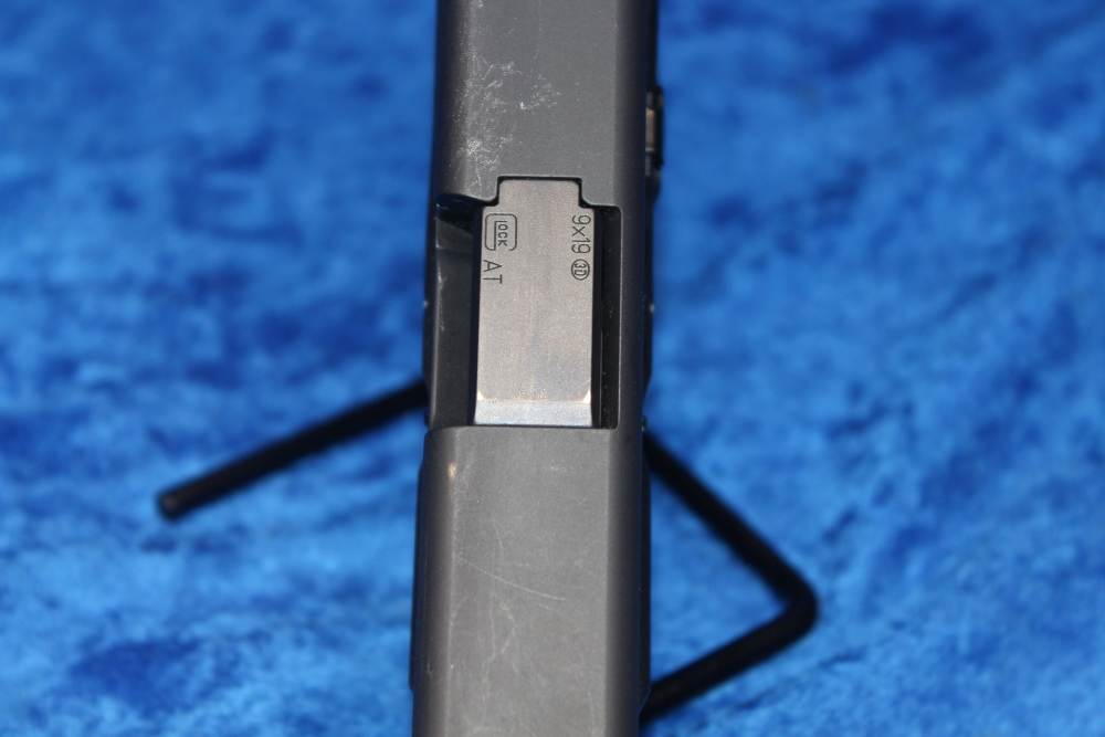 Glock 19 Gen 3 9mm Semi-Automatic Pistol 4" Barrel with 2 Magazines, Case-img-20