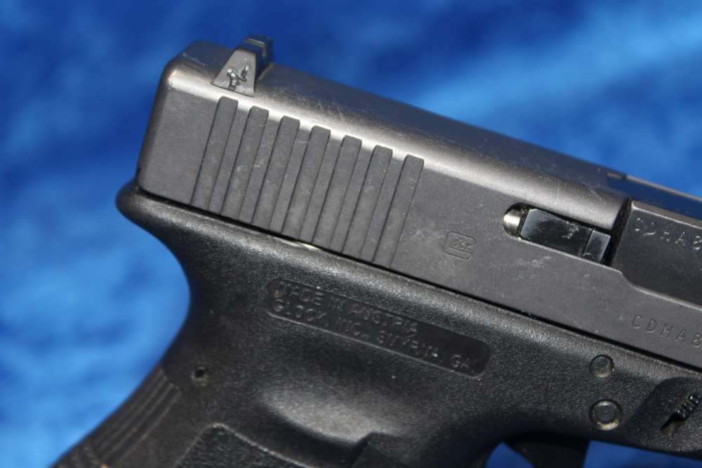 Glock 19 Gen 3 9mm Semi-Automatic Pistol 4" Barrel with 2 Magazines, Case-img-11