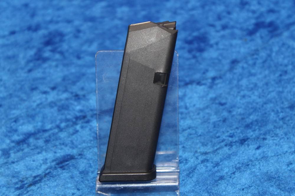 Glock 19 Gen 3 9mm Semi-Automatic Pistol 4" Barrel with 2 Magazines, Case-img-35