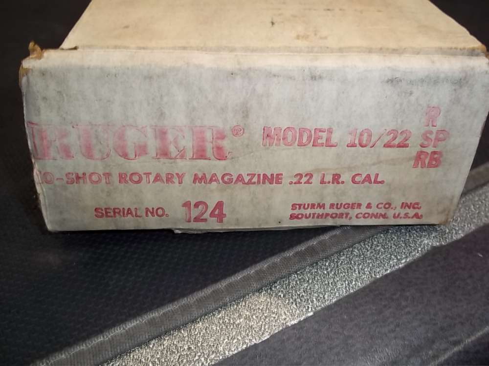 RARE COLLECTABLE RUGER 10/22 BOX SERIAL NUMBER 124 ESTATE FIND-img-1