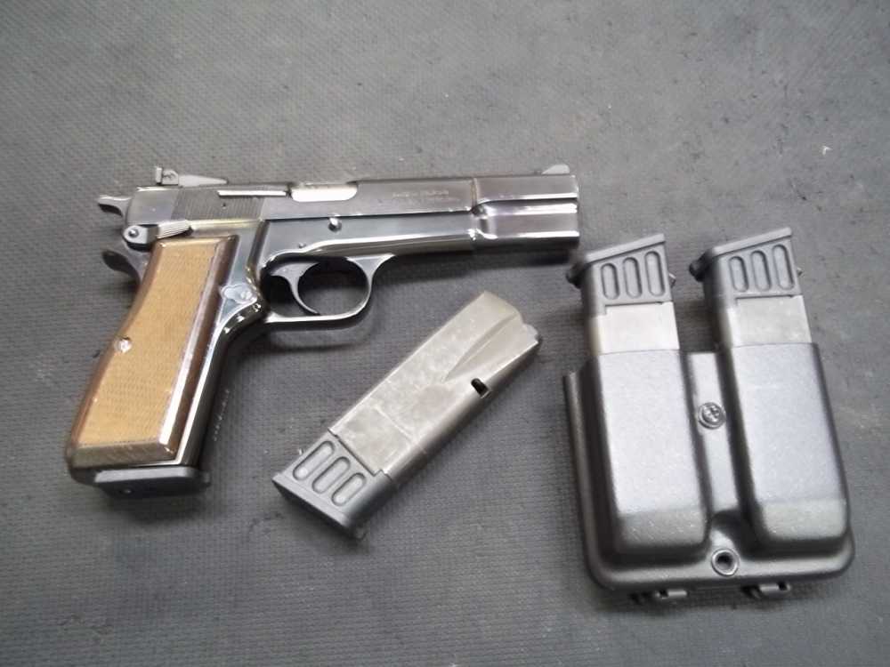 RARE BROWNING BELGUIM BUILT HI POWER 75 YEARS COLLECTABLE W/4-10 ROUND MAGS-img-17