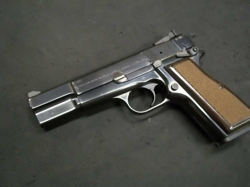 RARE BROWNING BELGUIM BUILT HI POWER 75 YEARS COLLECTABLE W/4-10 ROUND MAGS-img-3