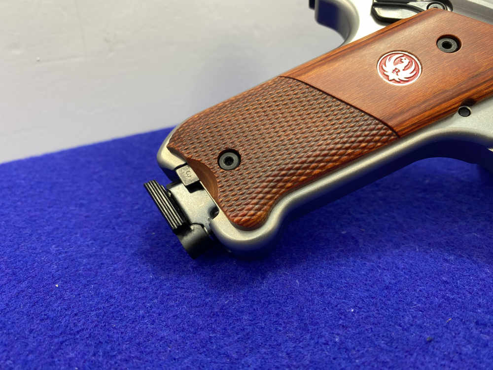 Ruger Mark IV Hunter .22 LR SS 6.75" *REVOLUTIONARY ONE-BUTTON TAKEDOWN*-img-16