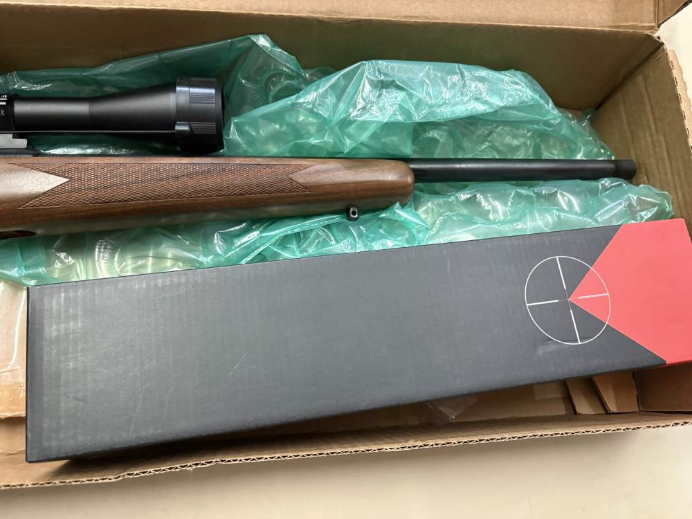 M1100 17 HMR 18" T/C WALNUT HUNTER GAMEPRO PKG-img-6