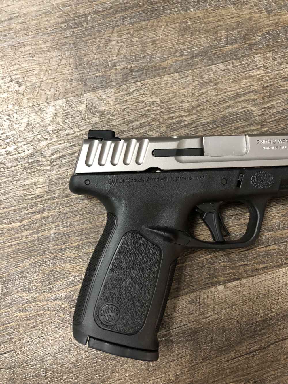 Smith & Wesson S&W Two Tone SD40 2.0 w/ One 14 Round Factory Mag CLEAN 4"-img-7