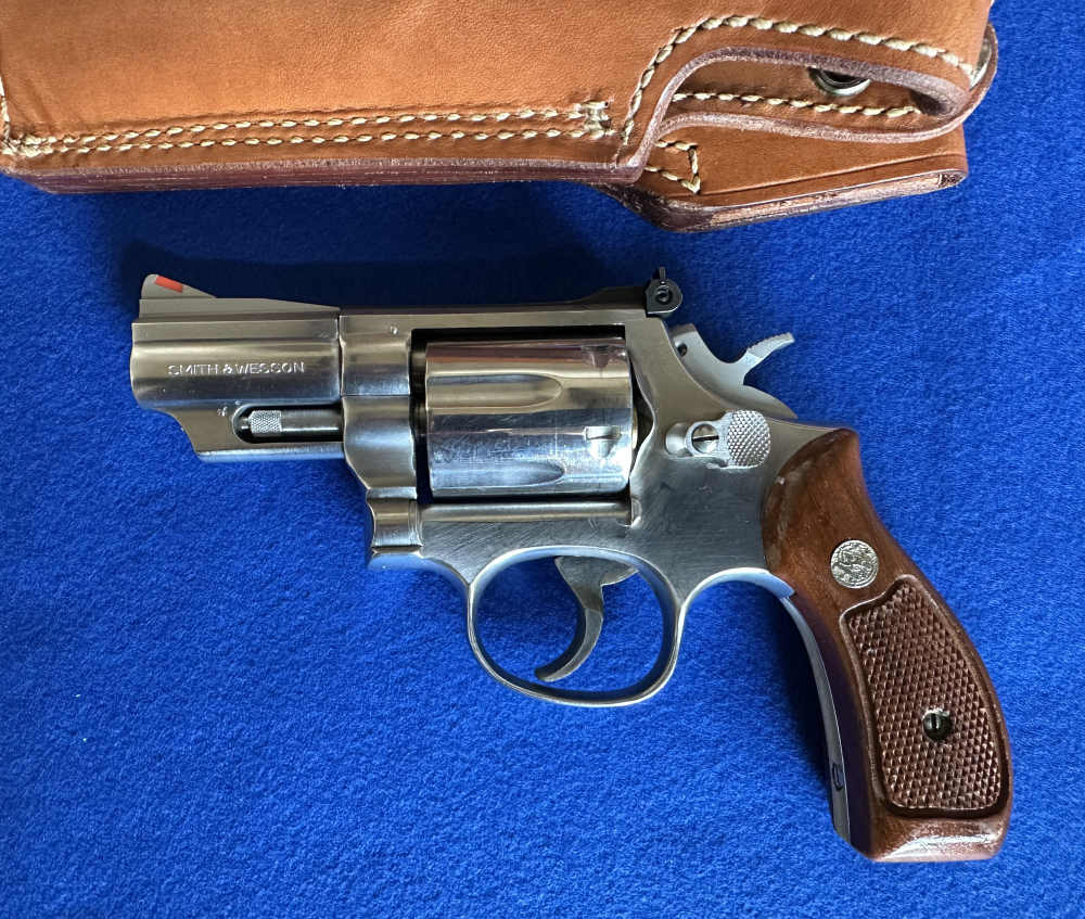 Smith & Wesson mdl.  66-1,  2 1/2" barrel .357 Mag, Stainless, Smooth Trig.-img-4