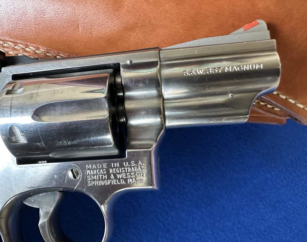 Smith & Wesson mdl.  66-1,  2 1/2" barrel .357 Mag, Stainless, Smooth Trig.-img-0